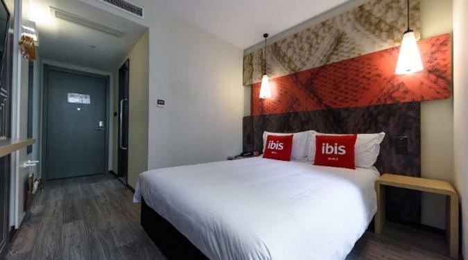 Ibis Urumqi Weixing Square Hotel Buitenkant foto